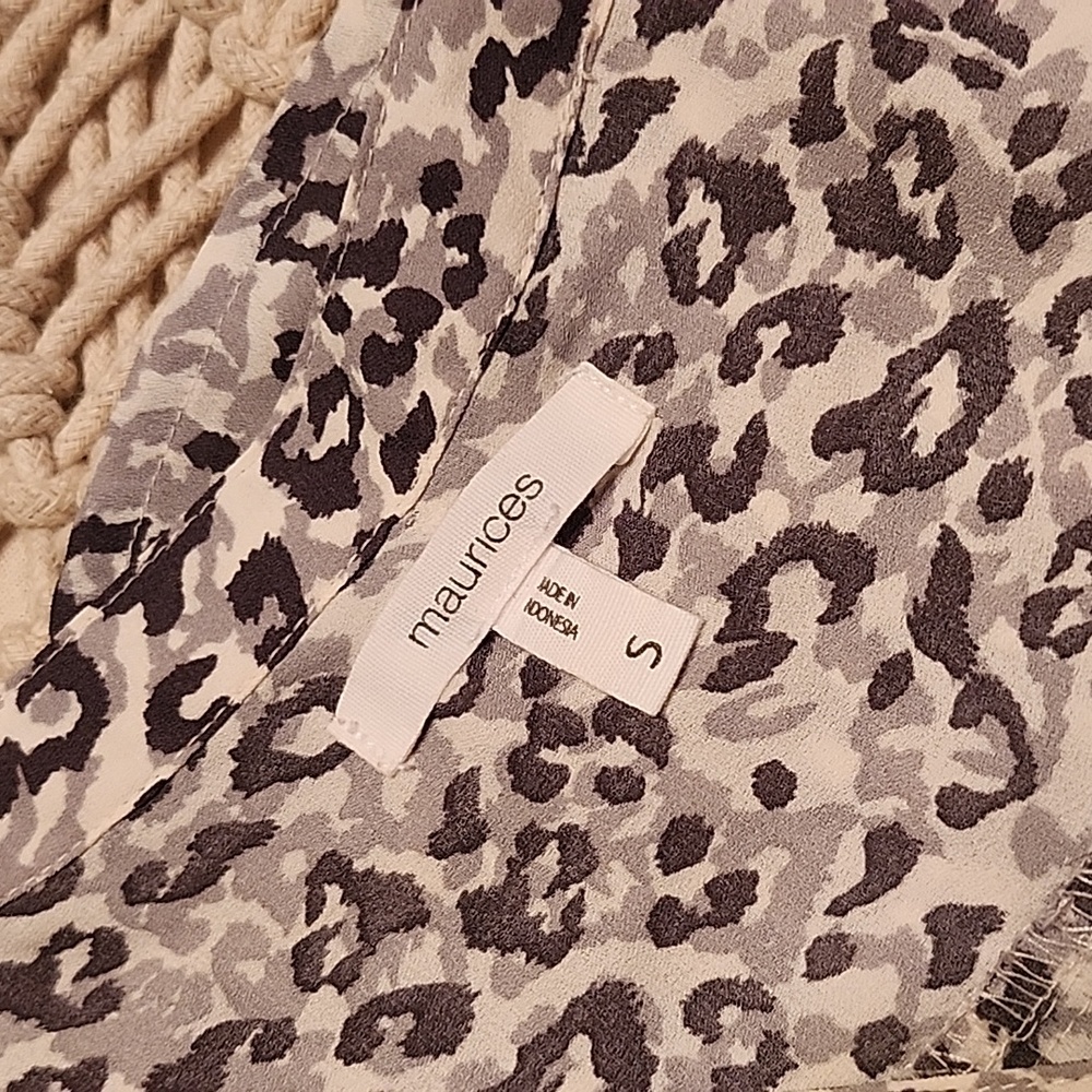 MAURICES BLOUSE - Picture 2 of 8